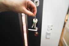 Kolín bude pronajímat startovací byty pro mladé, hledá nájemce pro první dva